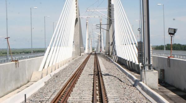podul calafat vidin deschis incepand de maine circula iei feroviare primul tren de calatori va circula pe ruta craiova vidin si retur