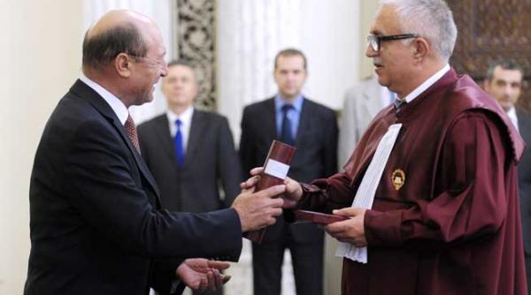 zegrean vataful lui basescu presedintele ccr ii este dator sefului statului pentru postul banos in care l a propulsat