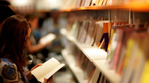 doua saptamani pana la salonul cartii bookfest