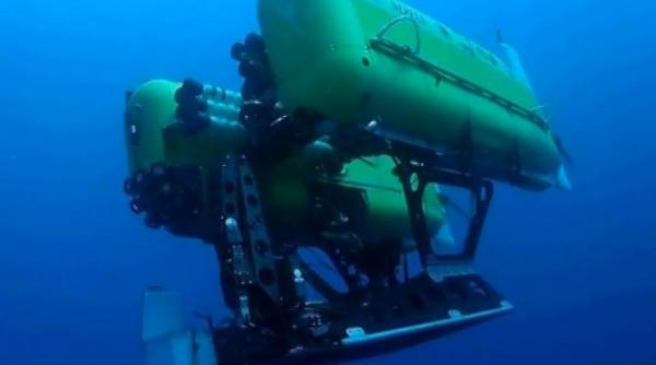 singurul submarin din lume capabil sa atinga adancimi extreme a facut implozie la 10 km sub nivelul marii video