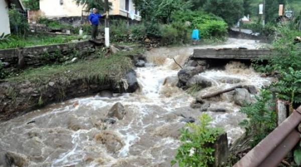 cod portocaliu de inundatii in doua bazine hidrografice ce zone sunt afectate