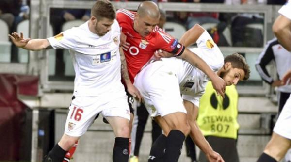 sevilla a cucerit europa league a invins la penalty uri benfica bantuita de blestemul guttmann
