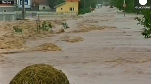 serbia si bosnia care se confrunta cu cele mai grave inundatii in 120 de ani a fost declarata stare de alerta video
