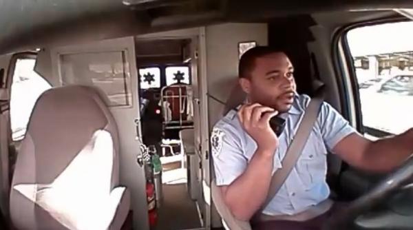 video incredibil pana si celebra rihanna a dat click sa vada acest filmulet ce face un sofer de ambulanta gay in traficul din sua