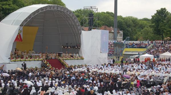 moment istoric la ia i 20 000 de pelerini asteptati la ceremonia de beatificare a episcopului martir anton durcovici trimisul papei va oficia sfanta liturghie