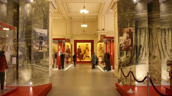 haina il face pe om o calatorie in istoria costumului romanesc