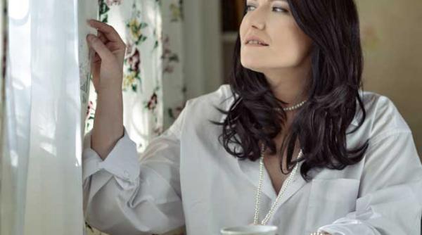 43 896 344 de locuitori are planeta muzicala a alinei manole