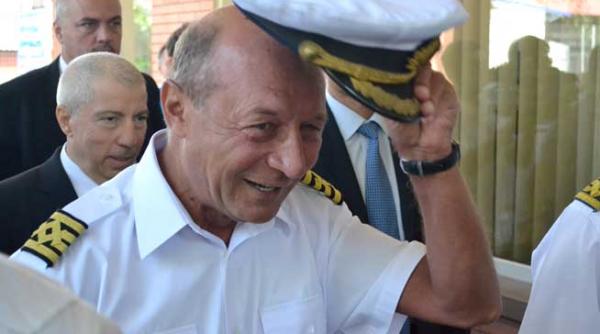 basescu informator cu patalama cnsas rapoartele facute in calitate de comandant de nava si de reprezentant al navrom la anvers ajungeau la securitate