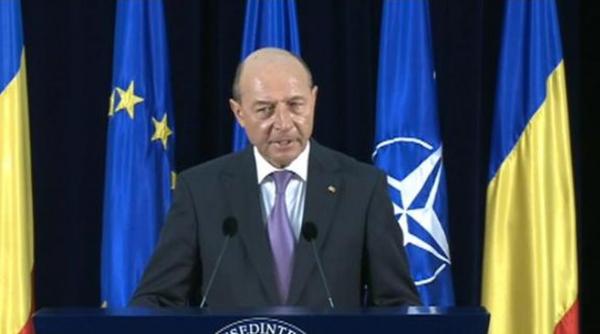 basescu ponta spune ca am cerut ca dna sa si inceteze activitatea pe timpul campaniei nu exista o asemenea declaratie