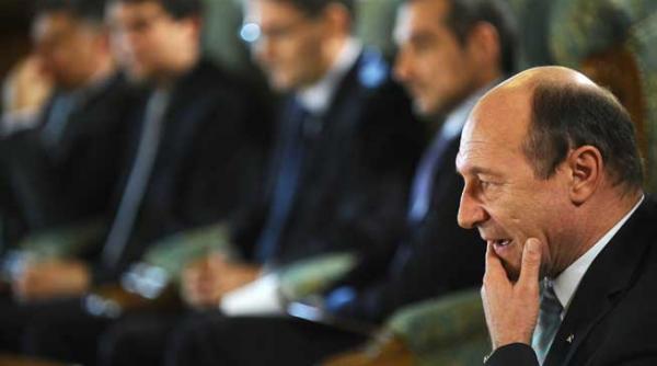 cotroceniul s a mutat la pmp nu mai putin de opt fosti consilieri prezidentiali si de stat se regasesc in partidul si fundatia mosite de traian basescu