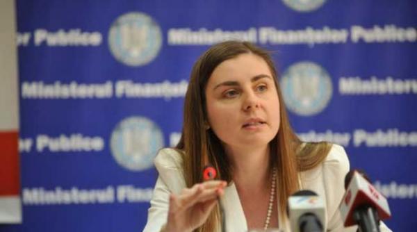 guvernul a aprobat eliminarea si comasarea a 92 de taxe si tarife