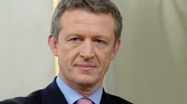 octavian morariu cosr a fost permanent deasupra influentelor sau imixtiunilor politice