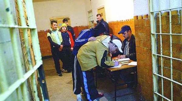 un detinut condamnat pentru furt calificat a evadat de la penitenciarul ilava