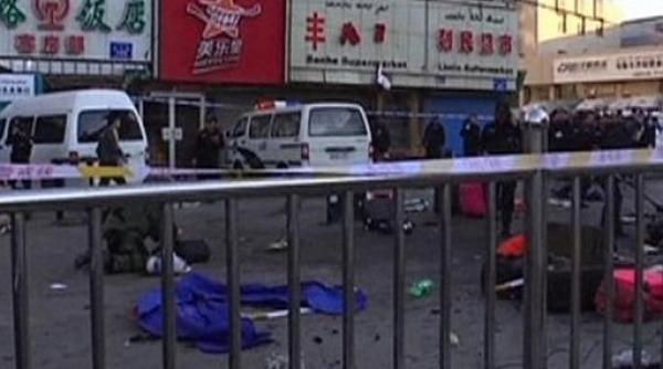 31 de morti si 90 de raniti in urma unui atac terorist in vestul chinei