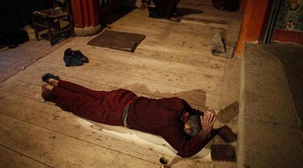 un calugar budist socheaza lumea ce s a intamplat intr un templu din china dupa 20 de ani de rugaciuni video