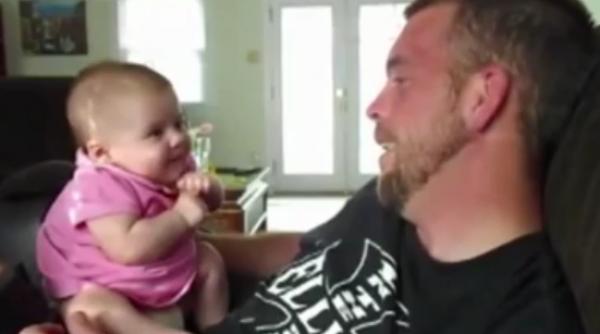 vei fi uimit de declaratia de dragoste a unui bebelus de doua luni video