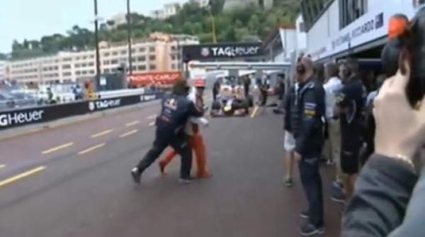 formula 1 aproape de o tragedie vettel a fost pe punctul de a l strivi pe raikkonen video