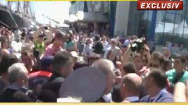 cine este barbatul care l a scuipat pe basescu in portul constanta