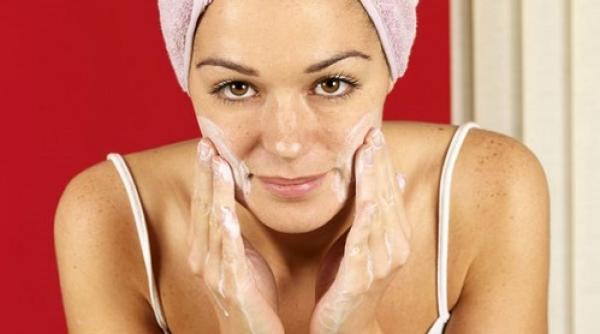 10 feluri in care pute i folosi bicarbonatul de sodiu pentru frumuse e