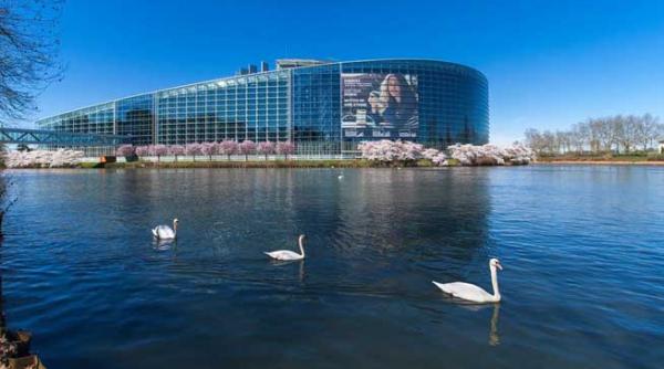 cine va fi presedintele comisiei europene urnele au vorbit liderii europei sunt sub presiune din cauza eurofobilor