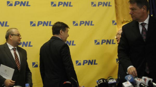crin antonescu a demisionat de la sefia pnl conducerea partidului a decis si parteneriatul cu traian basescu