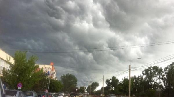 ploi grindina si vijelii in patru judete pana la 16 20 ce zone sunt afectate