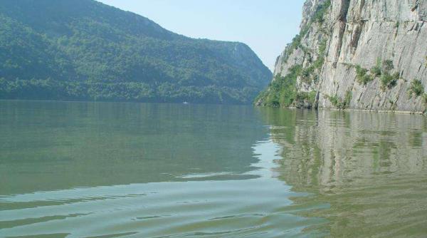 circulatia navelor restrictionta pe dunare in zona cazanelor mari si cazanelor mici