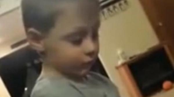 video super amuzant un pusti de 5 ani foarte stresat pentru ca are de ales intre trei iubite toate sunt frumoase