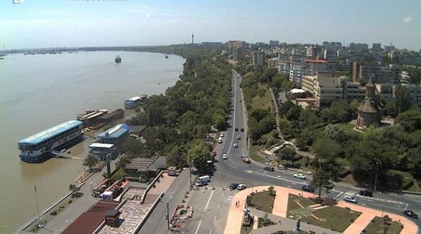 viitura pe dunare cota de inundatie depasita la galati o parte din faleza a fost inundata imagini live numai pe jurnalul ro