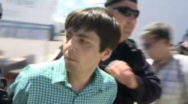 barbatul care l a scuipat pe traian basescu a incercat sa se sinucida