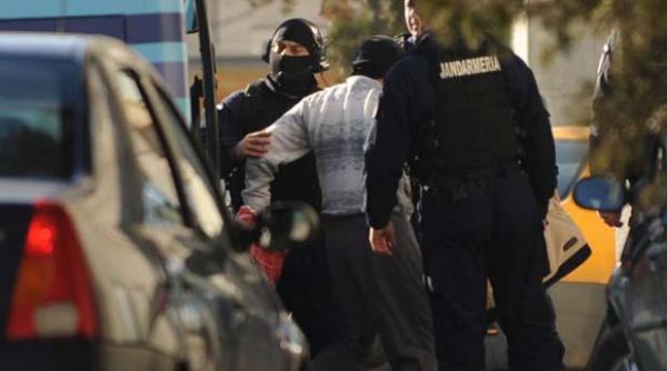 29 de perchezitii la traficantii de tutun din capitala si alte trei judete