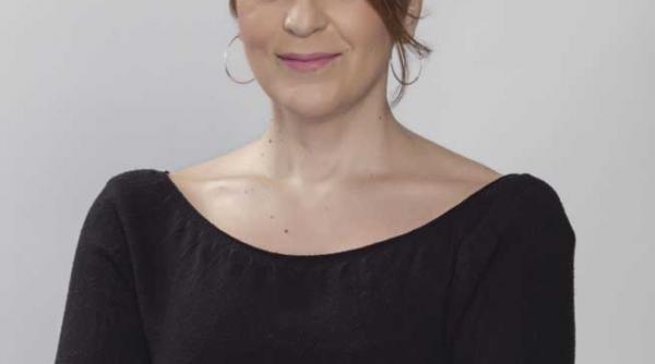 despre conflictul din ucraina si povestea a doi romani ajunsi in cetatea hollywood ului la in premiera cu carmen avram