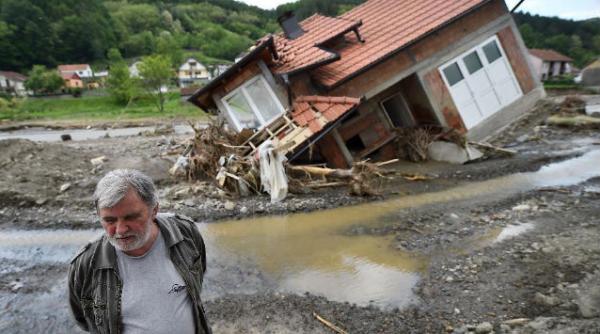 pagubele provocate de inundatii in bosnia si serbia evaluate la peste trei miliarde de euro