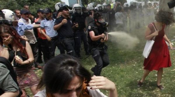 turcia implinirea unui an de la inceperea celor mai mari demonstratii antiguvernamentale sarbatorita cu gaze lacrimogene