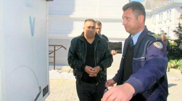 fiul lui bercea mondial umreaza sa depuna un denunt impotriva lui mircea basescu