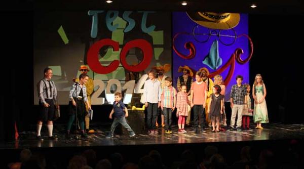 gala festco in spirit copilaresc odrasle de actori au inmanat la 1 iunie premiile festivalului comediei romanesti