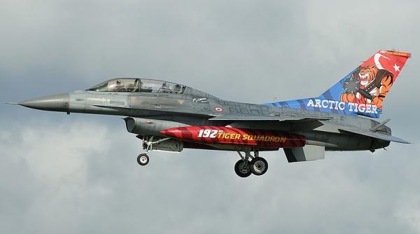 un sat kurd bombardat de armata turca