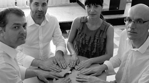 maxim quartet canta pe scena first station