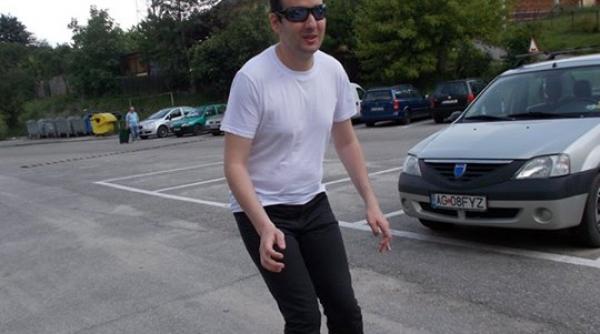 lectie incredibila de viata concurentul nevazator de la x factor cu rolele in parc