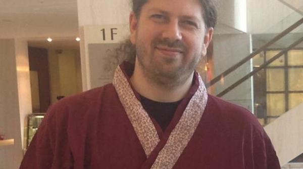 mona noua identitate a lui remus cernea