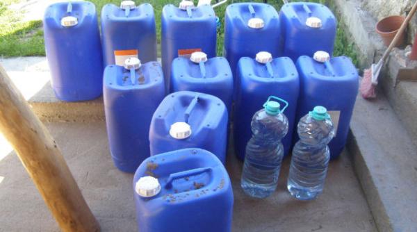 peste 30 000 de litri de vin contrafacut ridicati de politisti