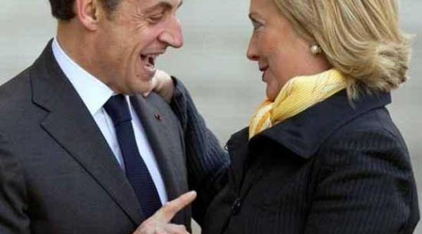 hillary clinton il da de gol lui sarkozy ii place sa barfeasca