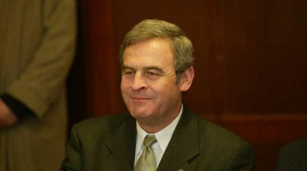 tokes ataca trianonul cu popularii europeni