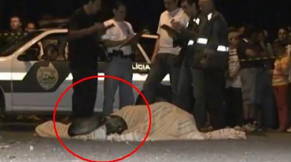 video inima de caine un patruped refuza sa isi paraseasca stapanul ucis in plina strada