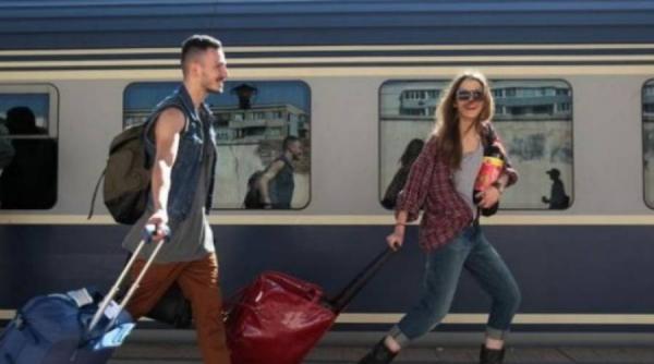 trenurile soarelui intra de astazi in circulatie peste 40 de garnituri duc turistii catre si dinspre litoral si delta dunarii