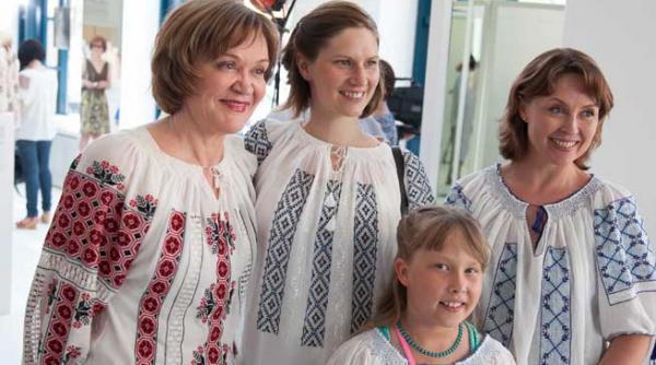 ia poarta spre infinit un dialog tainic cu strabunii