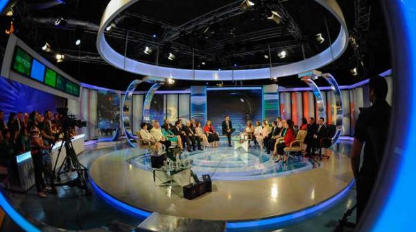 castigatorul primei editii a campaniei liga profesorilor exceptionali este aurelian zisu din craiova