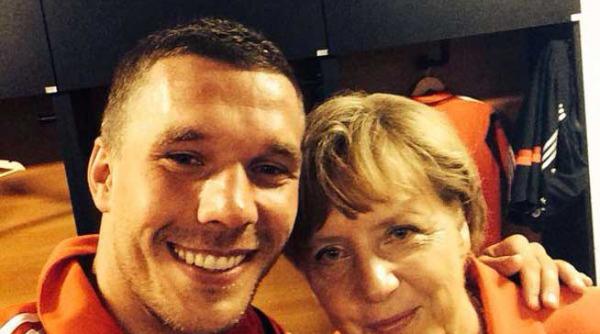 germanii o iau la bani marunti pe merkel pentru ca s a dus in brazilia la meci