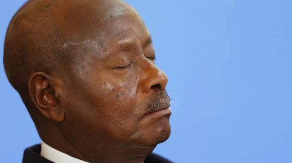 post tv din uganda sanctionat dupa ce a difuzat imagini cu presedintele meditand video