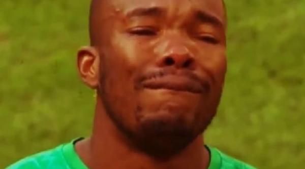 moment coplesitor la campionatul mondial a intrat in teren la doua ore dupa ce a aflat ca i a murit tatal video